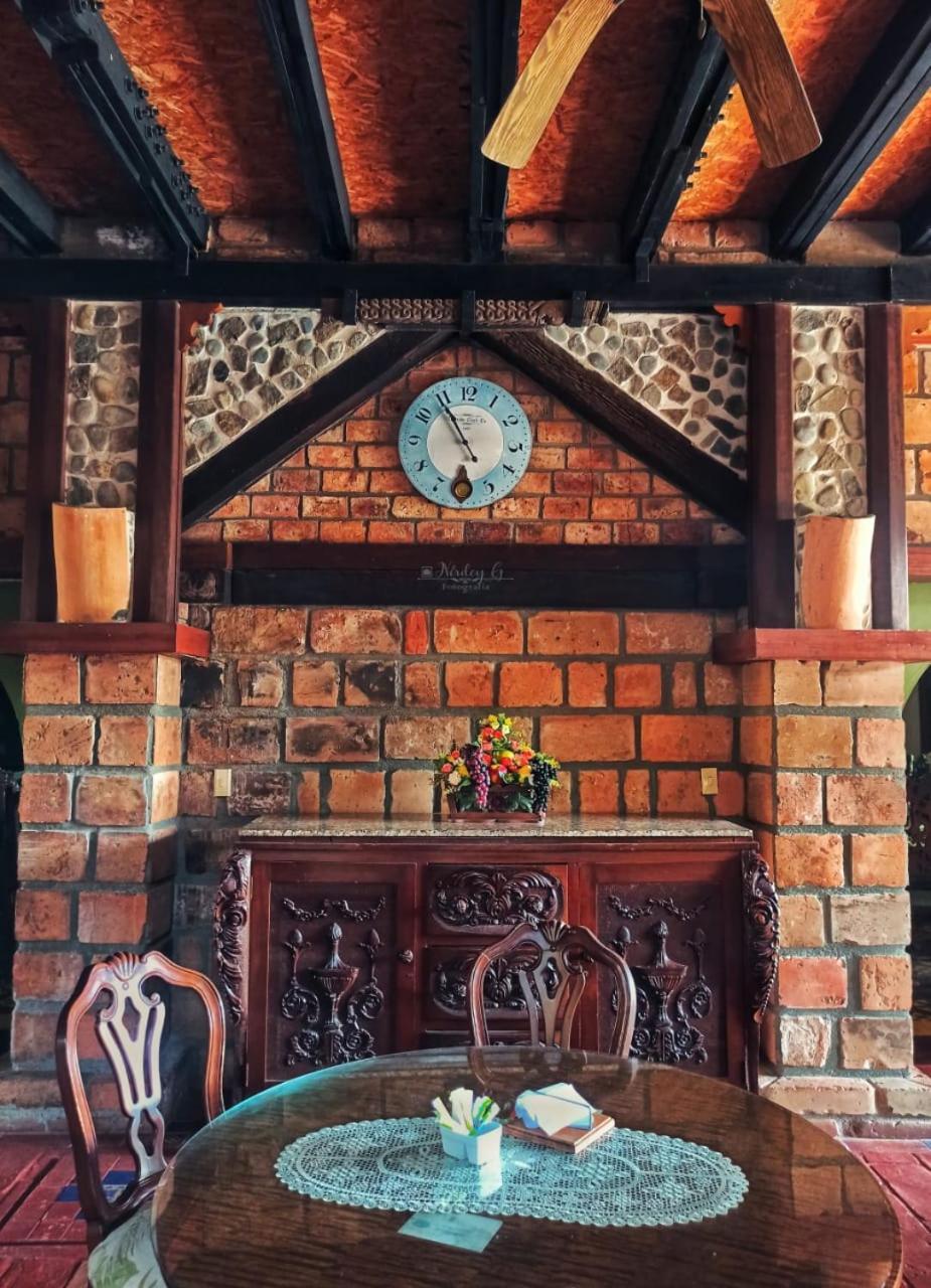 Hosteria De La Plaza Menor Santa Fe de Antioquia Ngoại thất bức ảnh