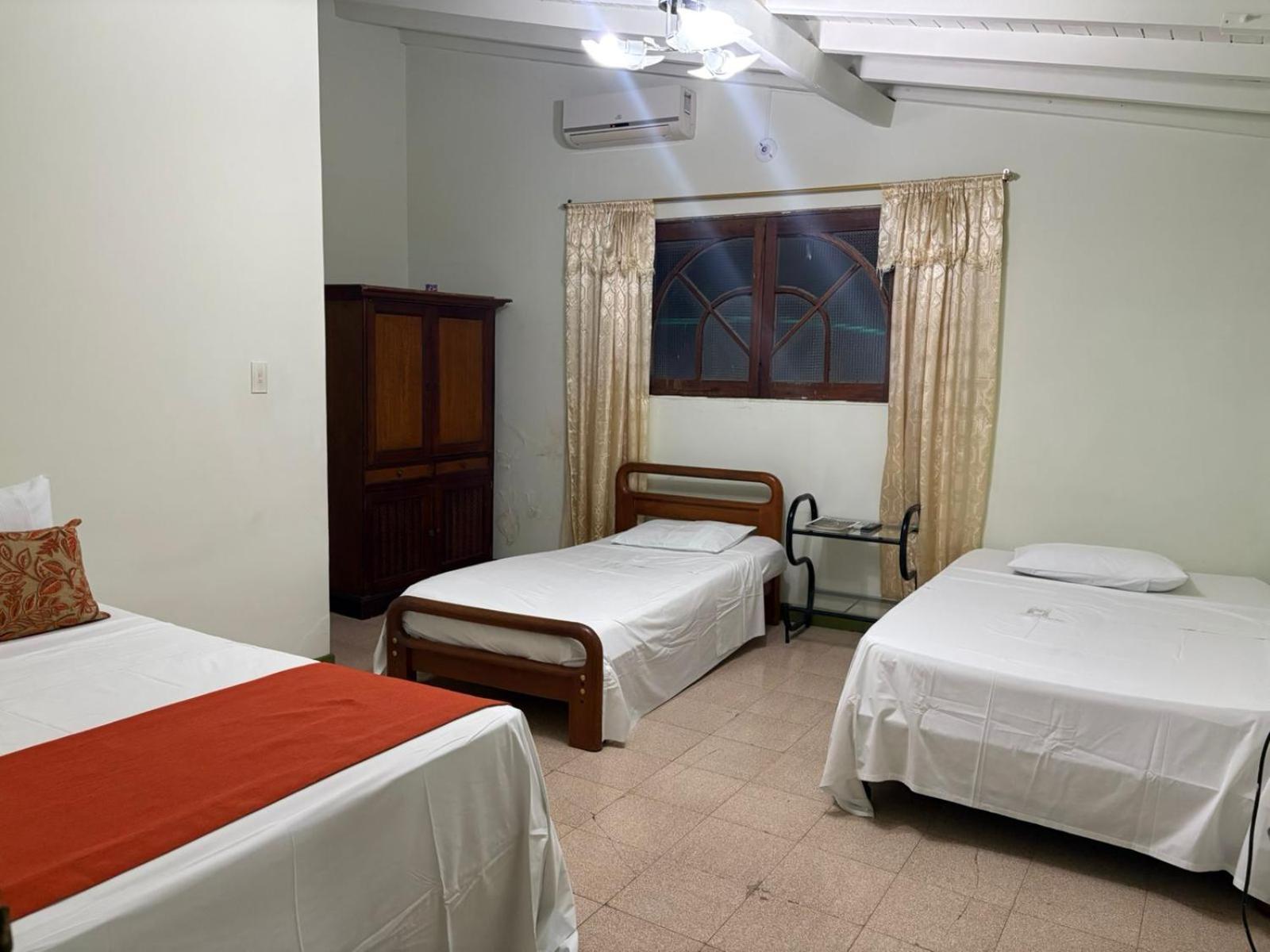 Hosteria De La Plaza Menor Santa Fe de Antioquia Ngoại thất bức ảnh